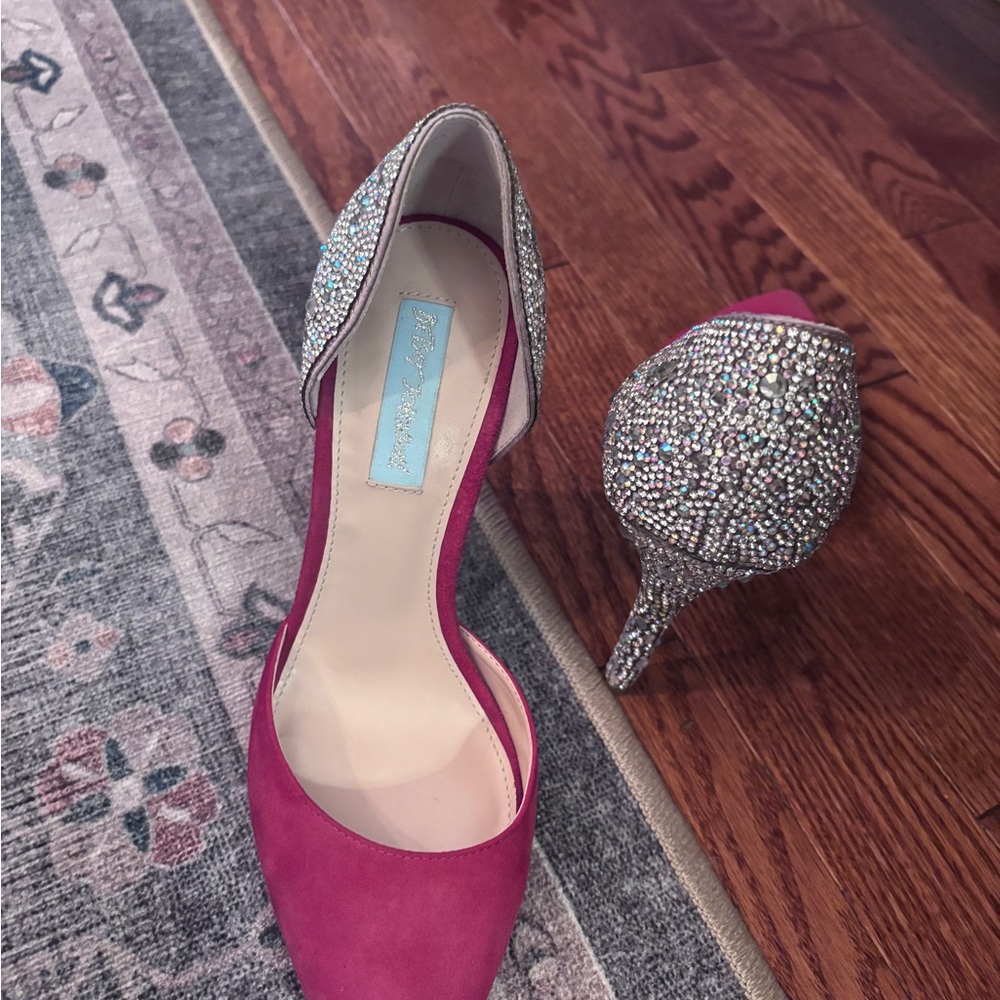 Betsey Johnson Red ♥️ 🍒 Crystal-Embellished Pump